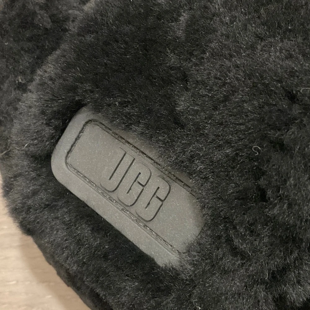 UGG Disco Slide Fur Platform Sandals Black Sheepskin  LIKE NEW Size 8